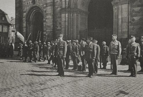 General de Gaulle vor dem Dom zu Speyer