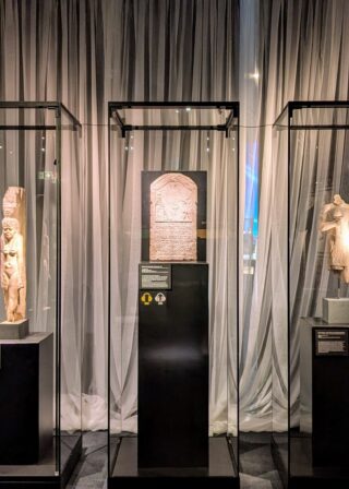 Eingangsszenerie der Ausstellung "Caesar & Kleopatra".