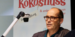 Lesung mit Ingo Siegner an der Ausstellungseröffnung von "Der kleine Drache Kokosnuss".
