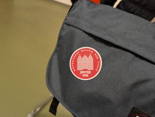 Aufnäher zur Sonderausstellung "Fußballfieber" mit dem Logo des Museums.