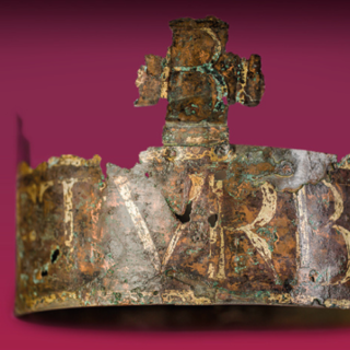 Plakat der Ausstellung "Kreuz und Krone" mit der Grabkrone Konrads II.